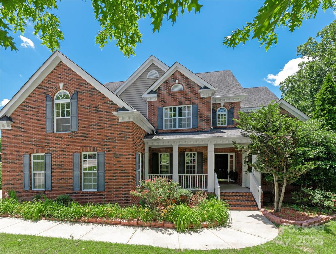 8914 Landsdowne Ave., Harrisburg, NC 28075