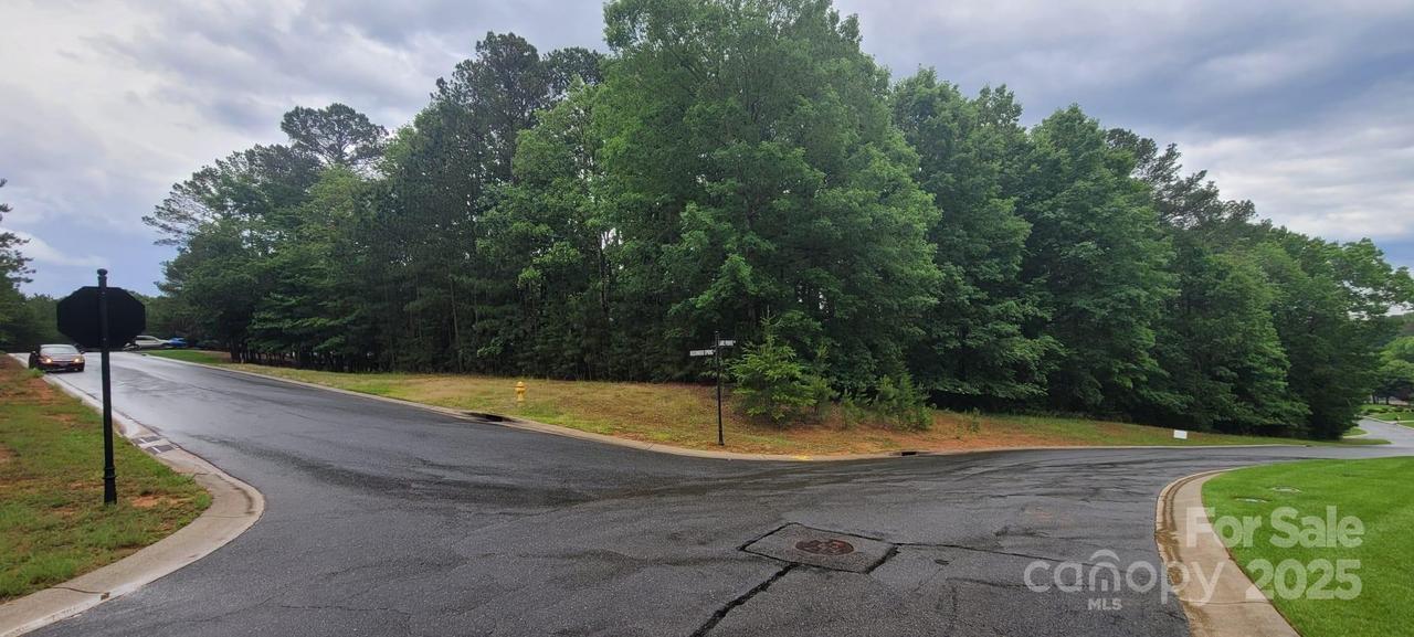 4000 Beechwood Spring Ln., Belmont, NC 28012