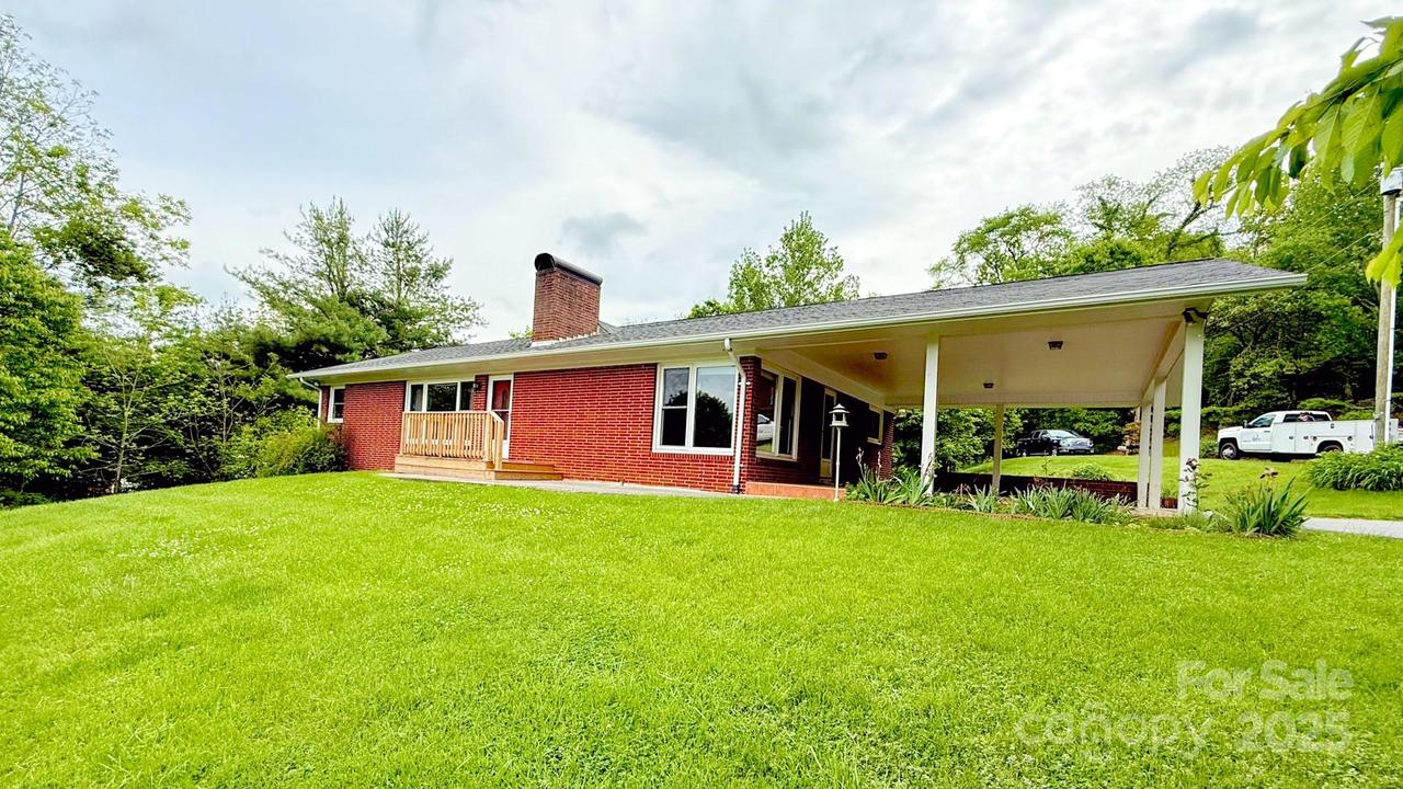 147 Forest Hill Dr., West Jefferson, NC 28694