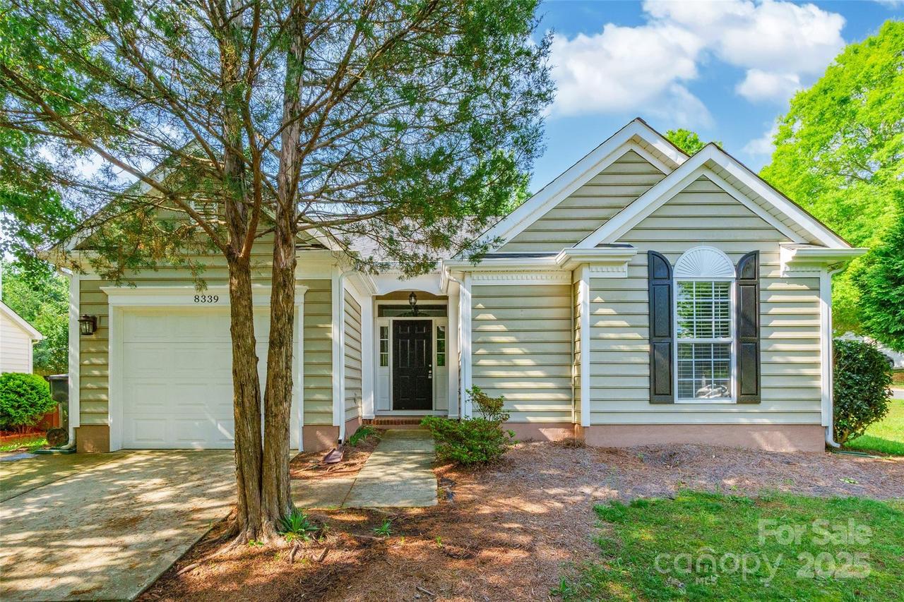 8339 Hornwood Ct., Charlotte, NC 28215