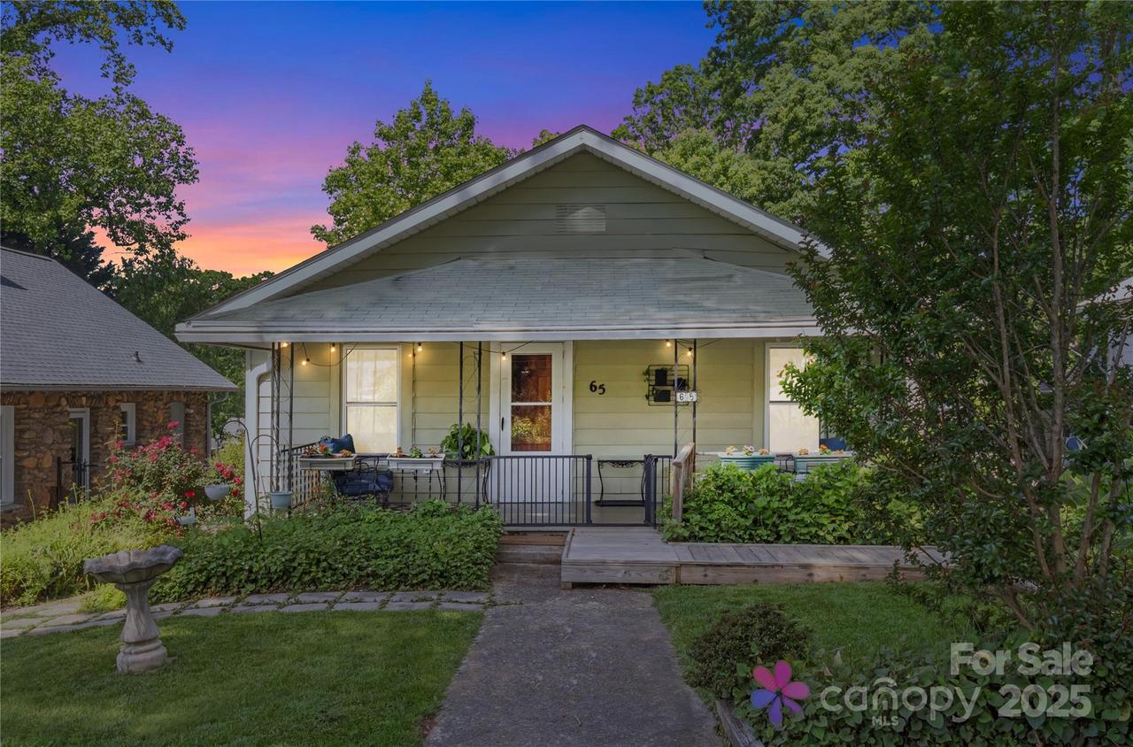 65 Craig Cir., Asheville, NC 28805