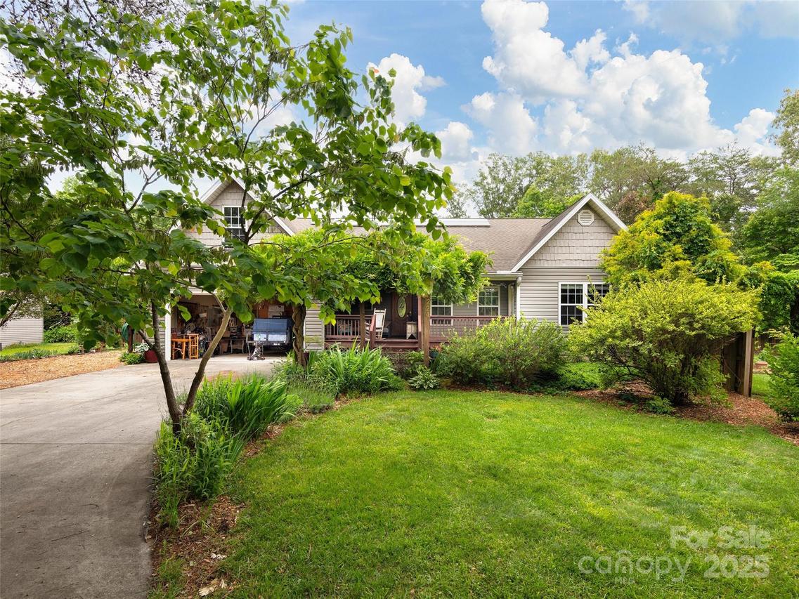 224 Old Haw Creek Rd., Asheville, NC 28805