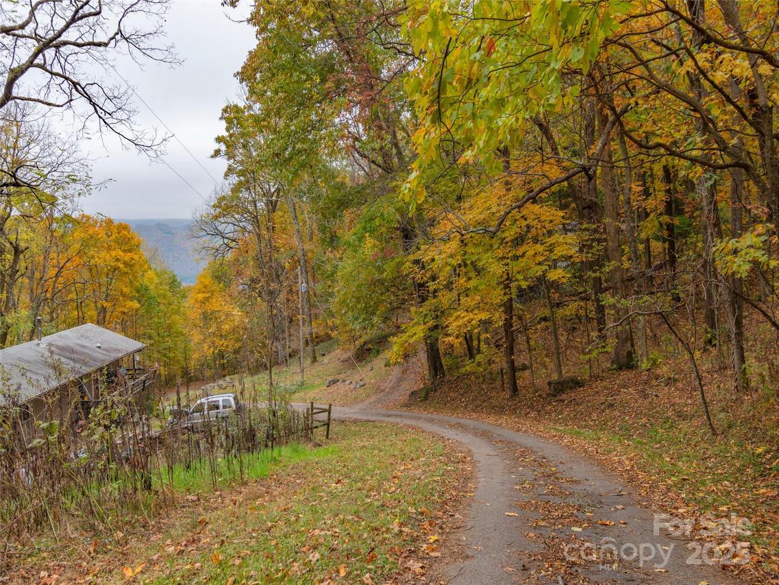 000 Sleepy Hollow Ln. #14, Canton, NC 28716