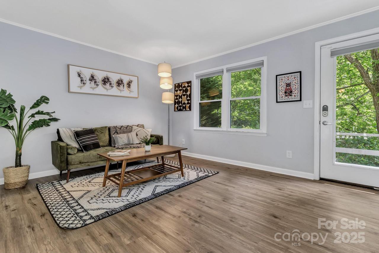 35 Avondale Rd., Asheville, NC 28803