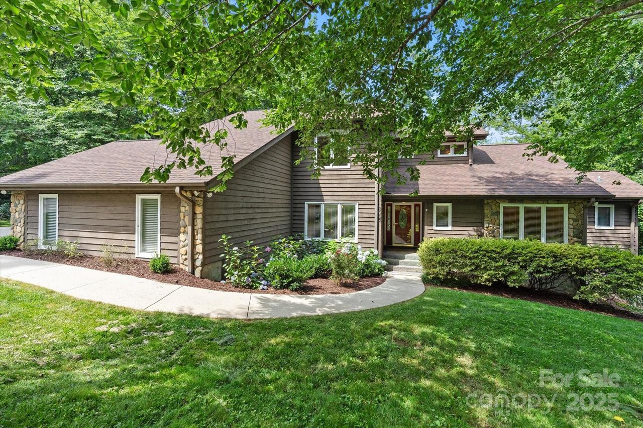 2045 10th Street Ln., Hickory, NC 28601