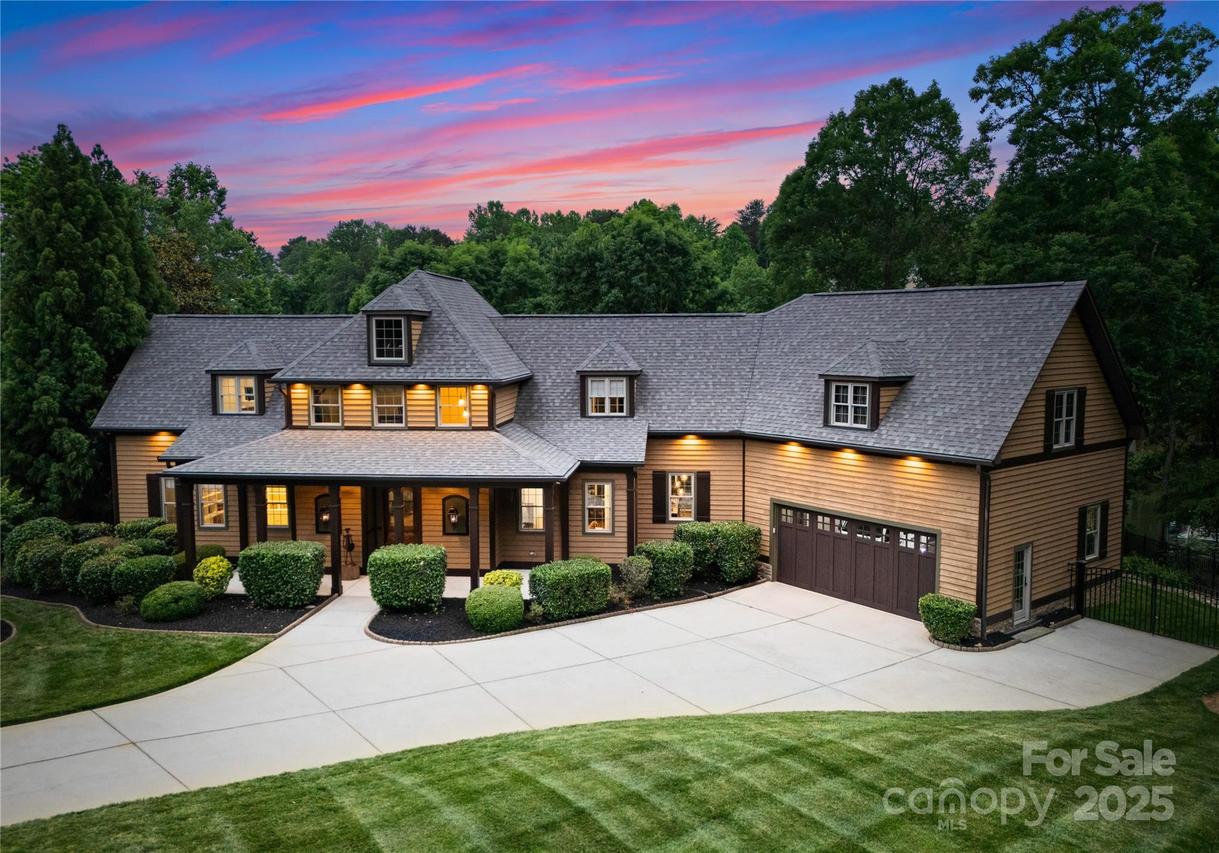 116 Creeky Hollow Dr., Mooresville, NC 28117