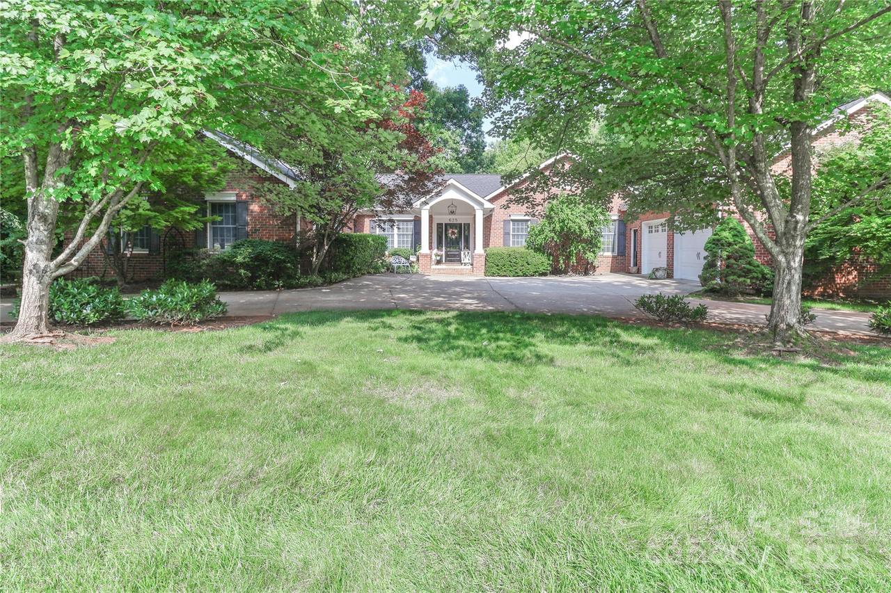 625 Saint Andrews Rd., Statesville, NC 28625