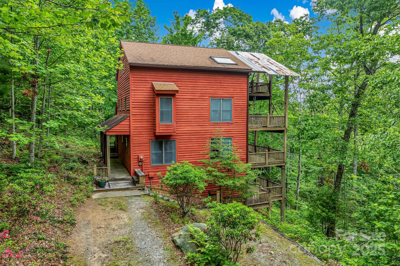 214 Laurel Mountain Tr., Saluda, NC 28773