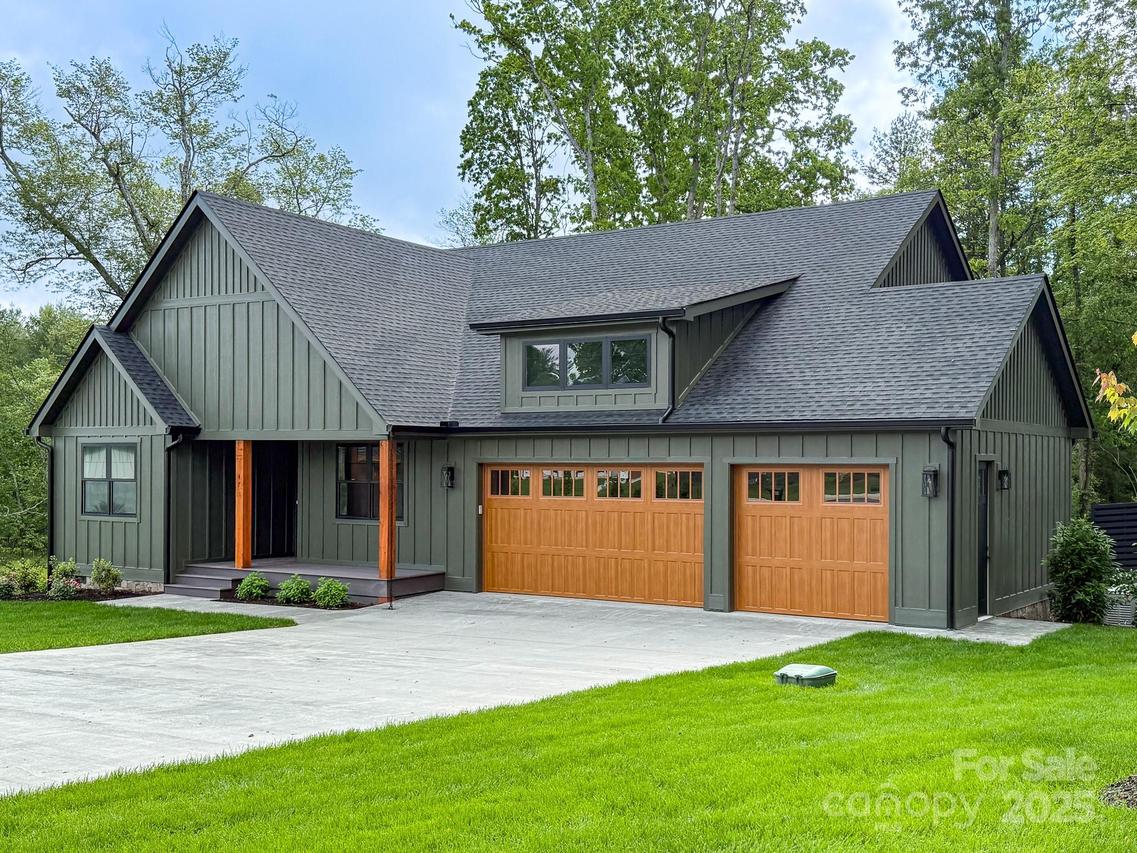 47 Skylar Ln., Mills River, NC 28759