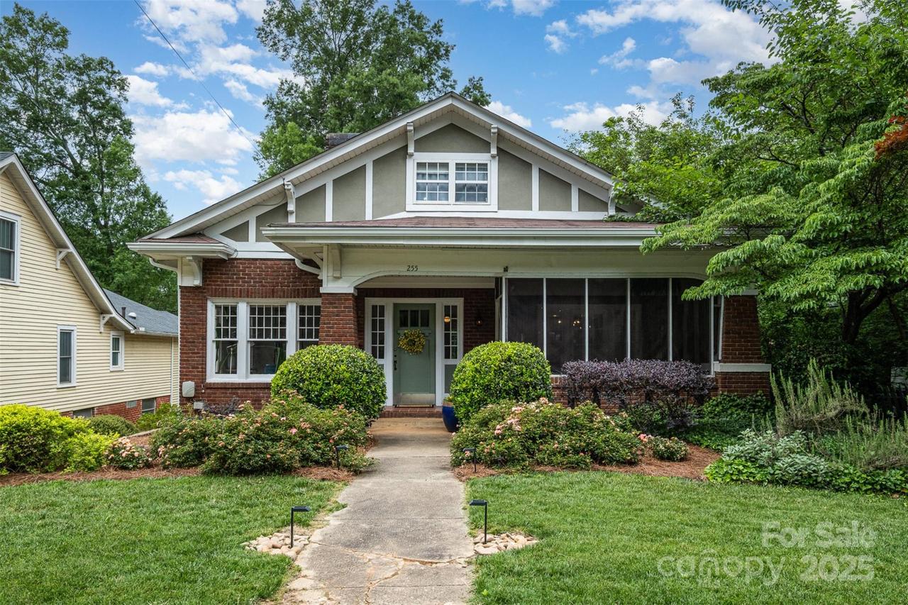 255 South Academy St., Mooresville, NC 28115