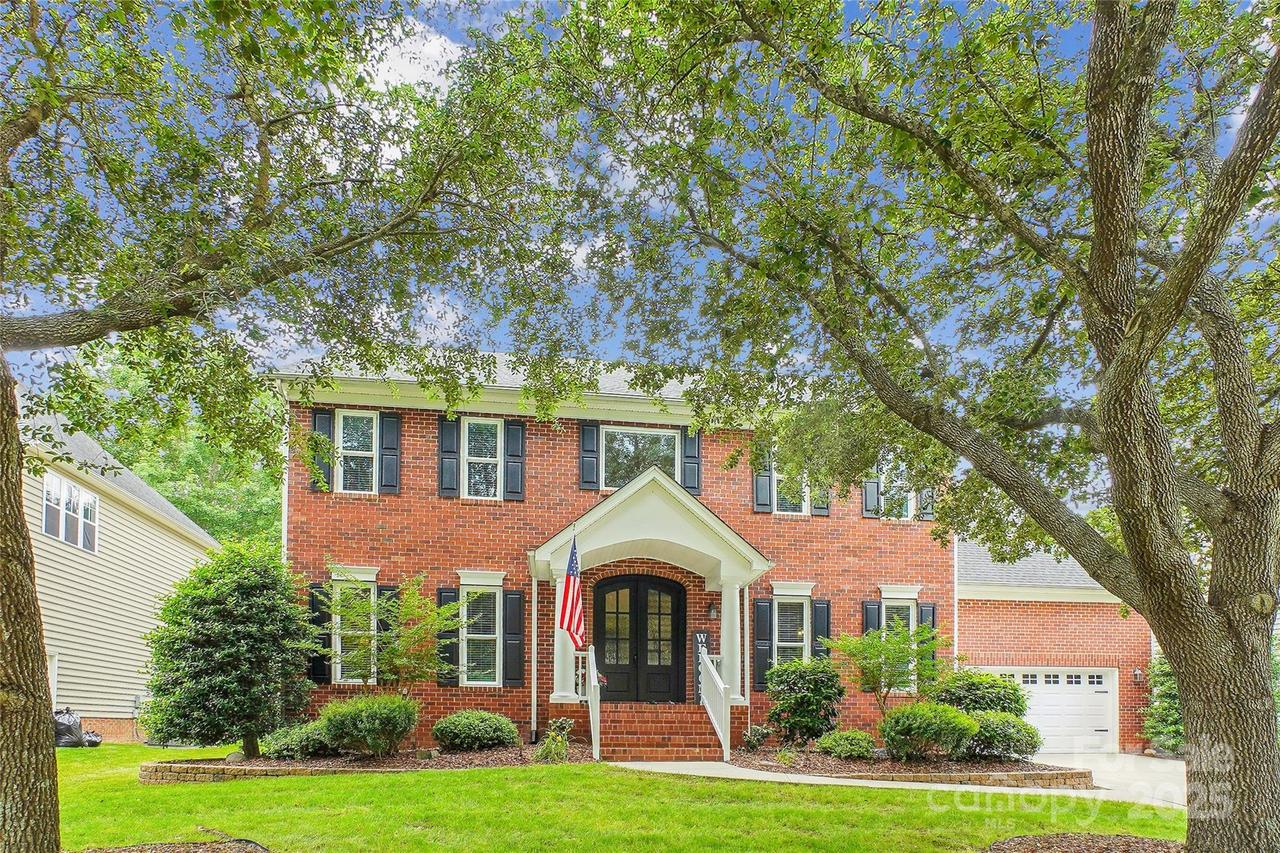 8612 Tintinhull Ln., Waxhaw, NC 28173