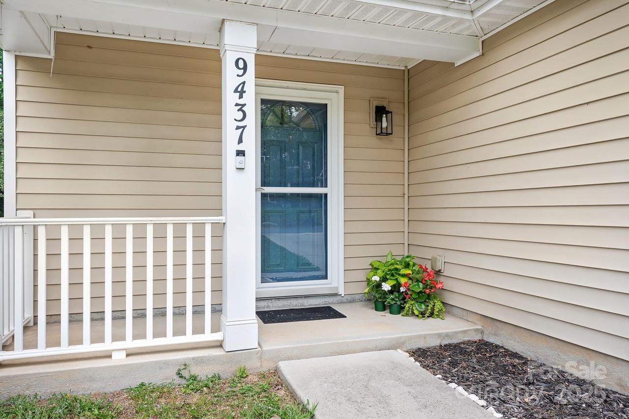 9437 Macquarie Ln., Charlotte, NC 28227