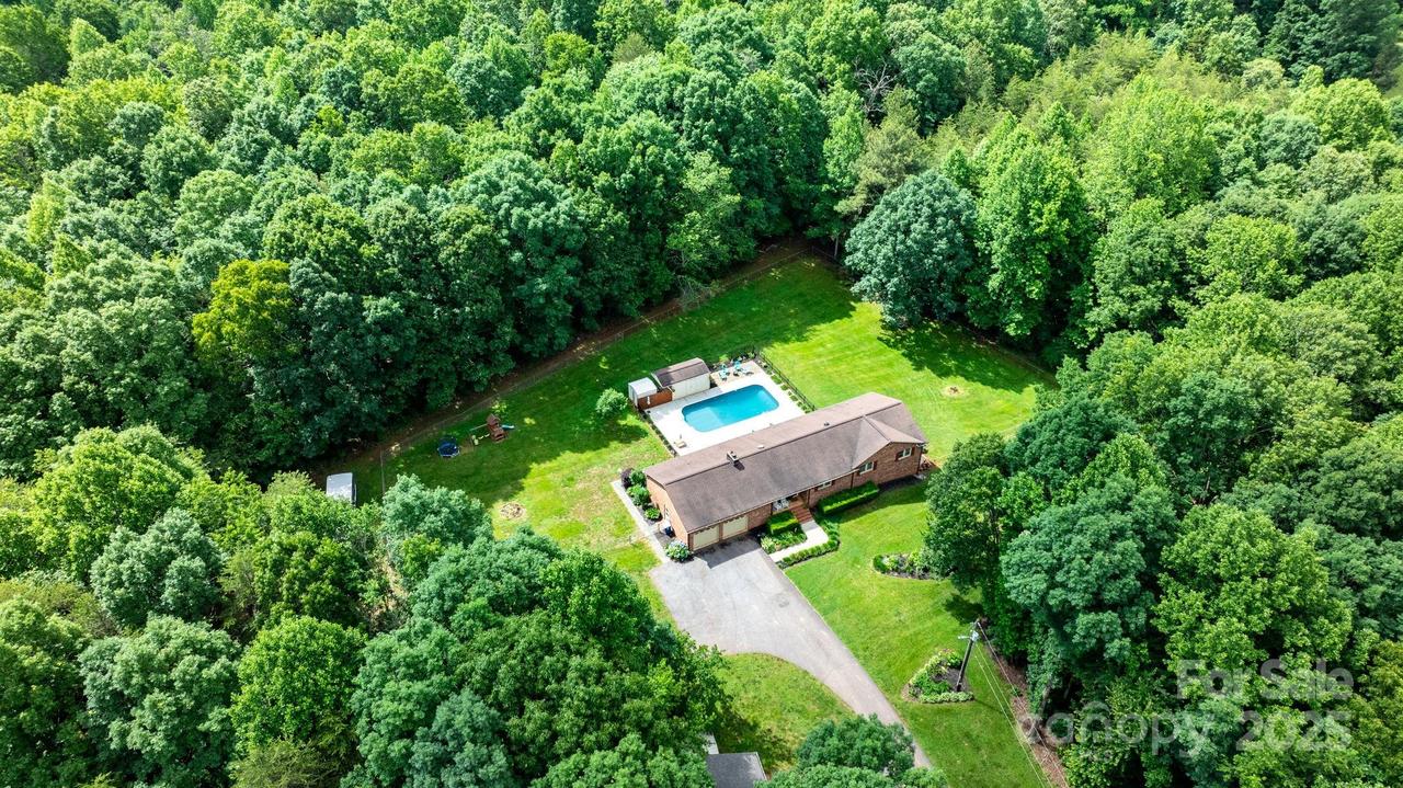 4916 Leepers Creek Rd., Maiden, NC 28650