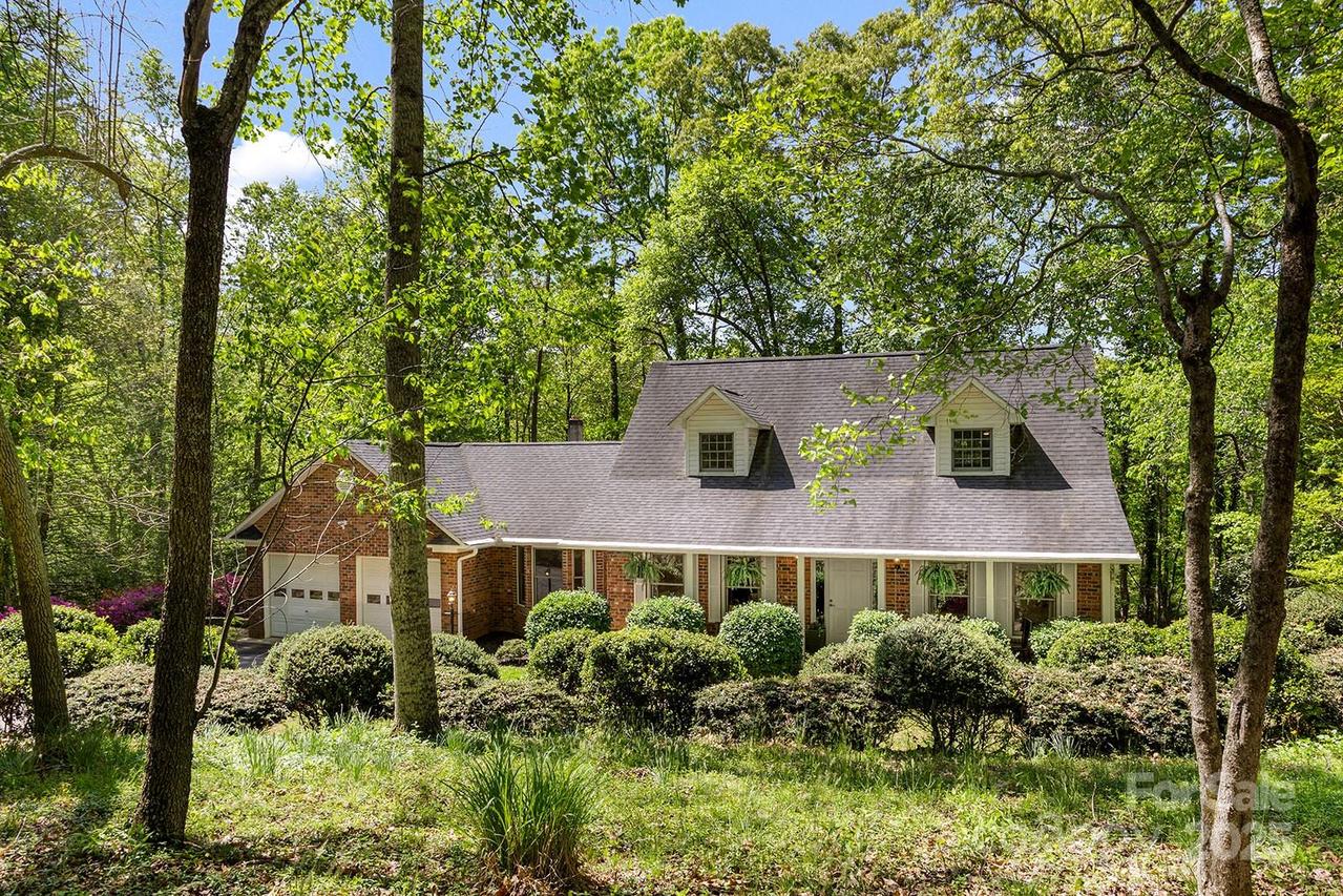 133 Bennett Rd., Candler, NC 28715