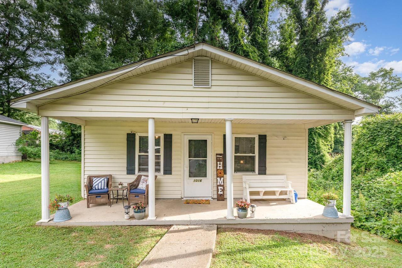 1016 W 10th Ave., Gastonia, NC 28052
