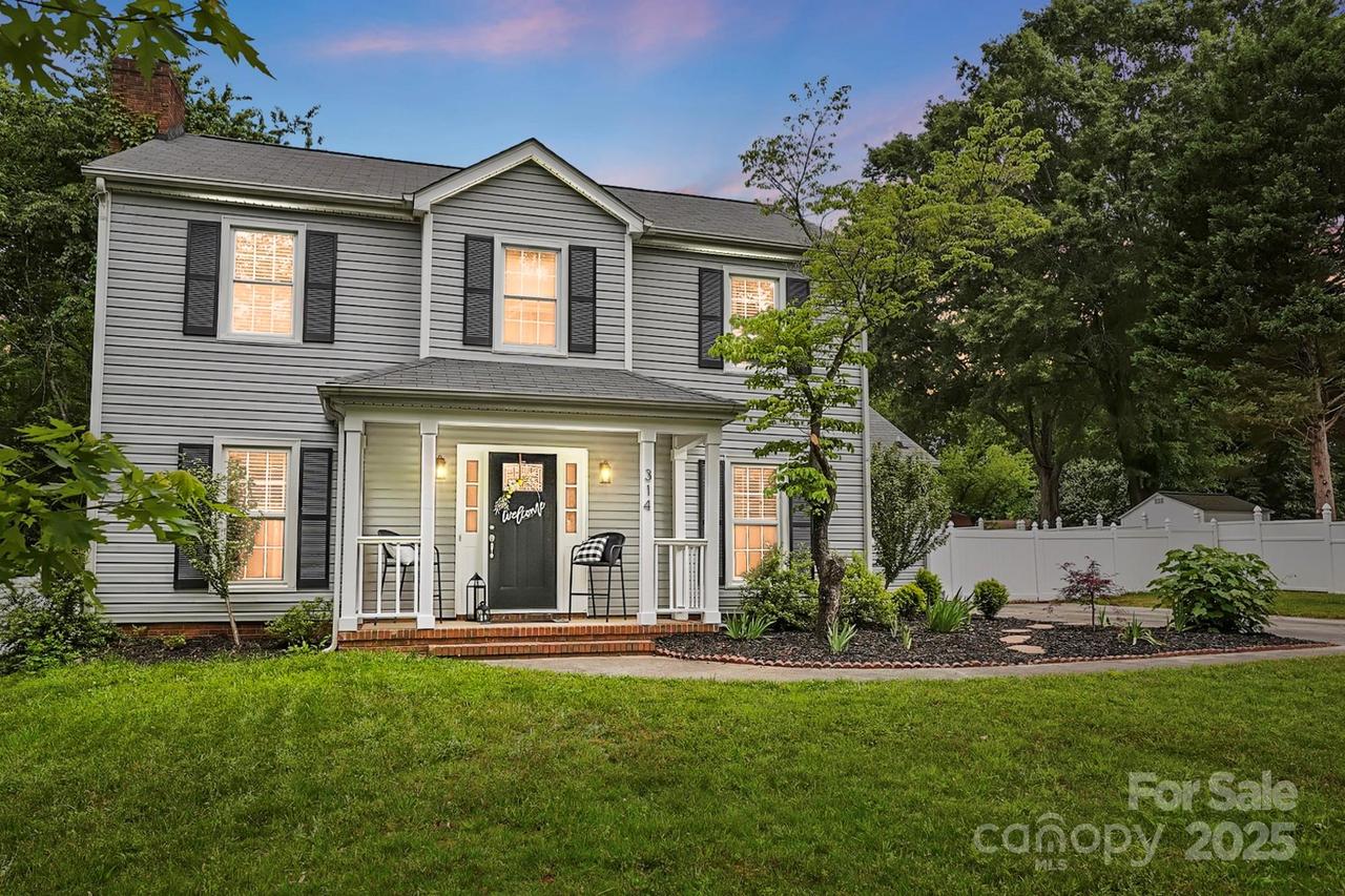314 Sunnywood Ln., Charlotte, NC 28270