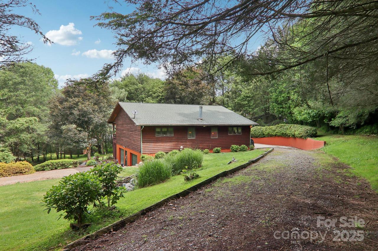 457 Shady Ridge Rd., Waynesville, NC 28785