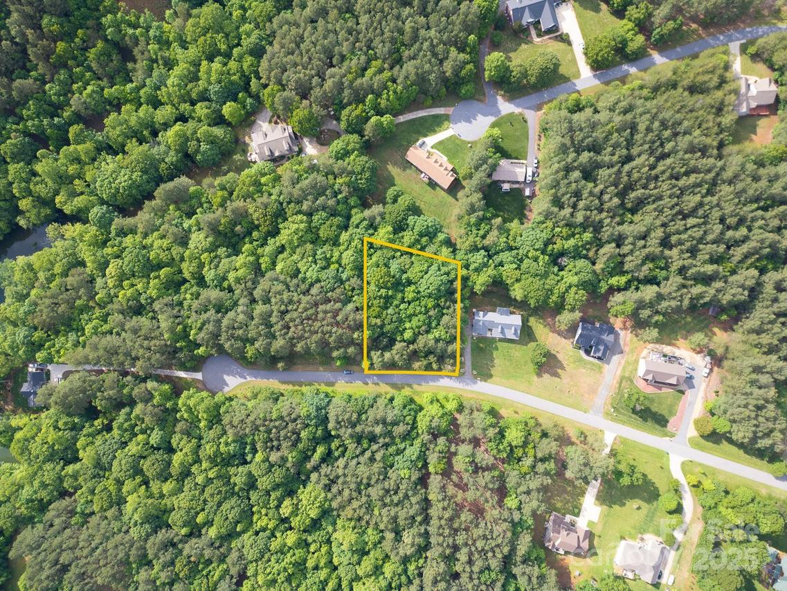 136 Oak Point Ln., Stony Point, NC 27028