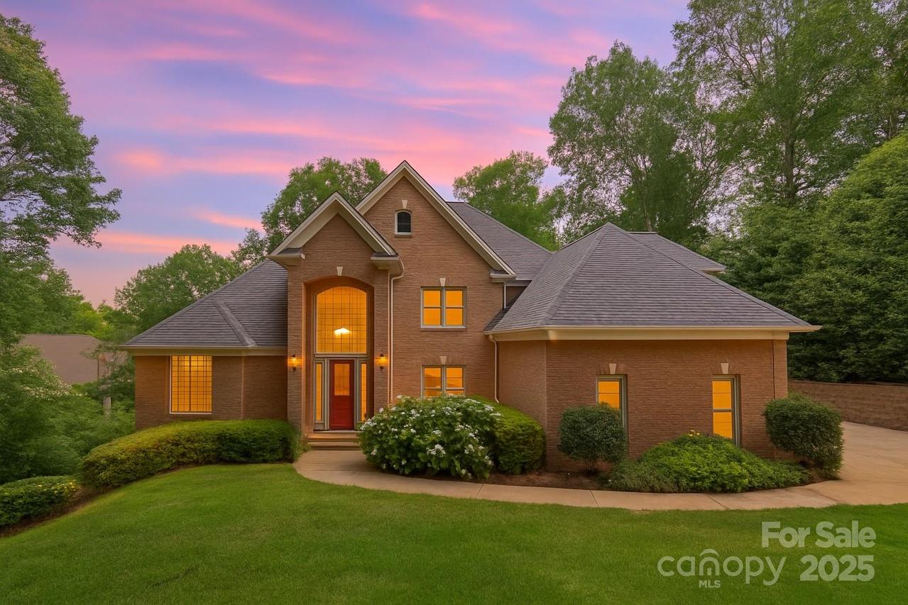 166 Pinnacle Shores Dr., Mooresville, NC 28117