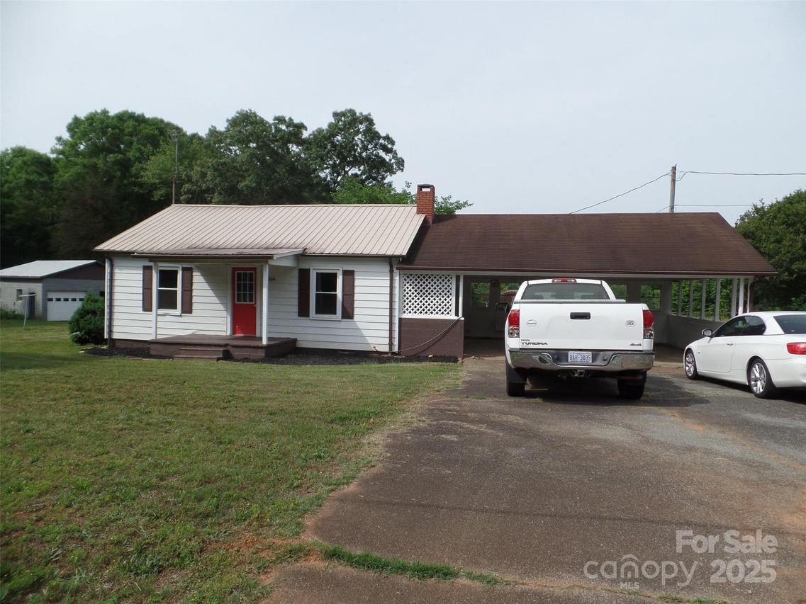 5004 King Wilkinson Rd., Denver, NC 28037