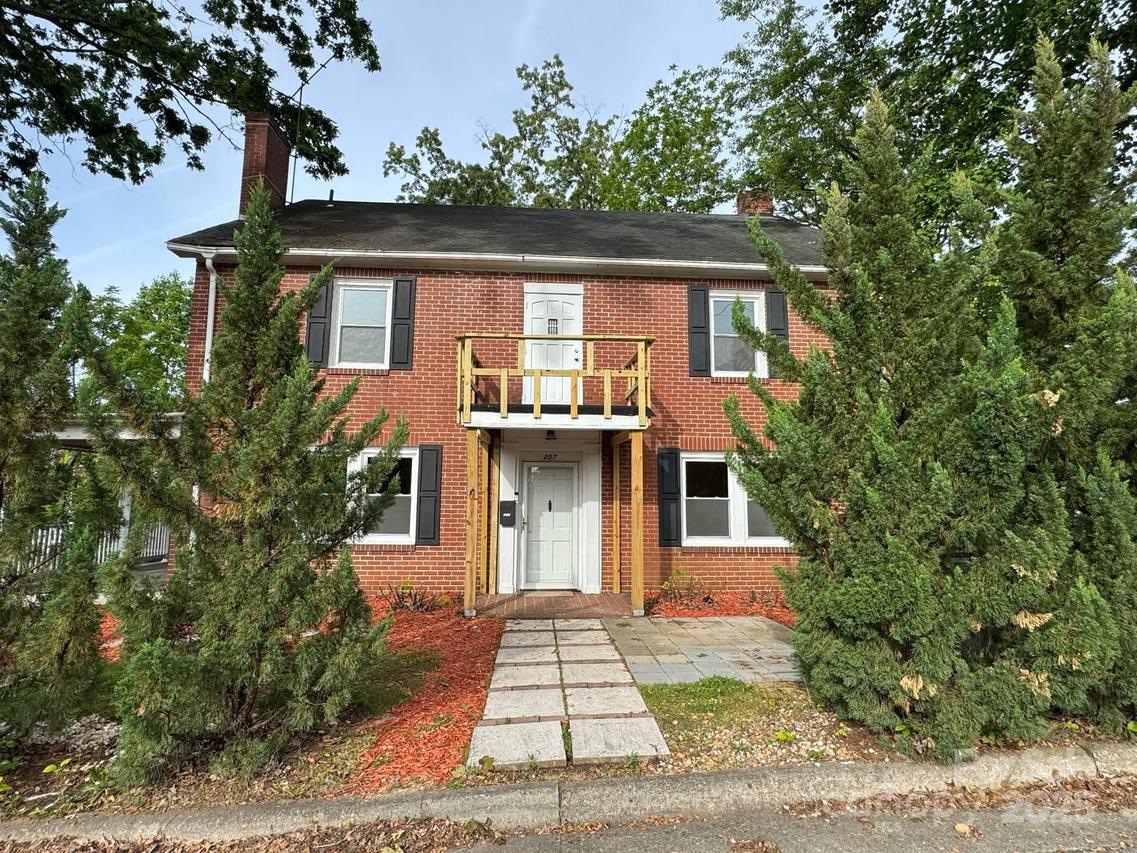 207 Ridge St., Lenoir, NC 28645