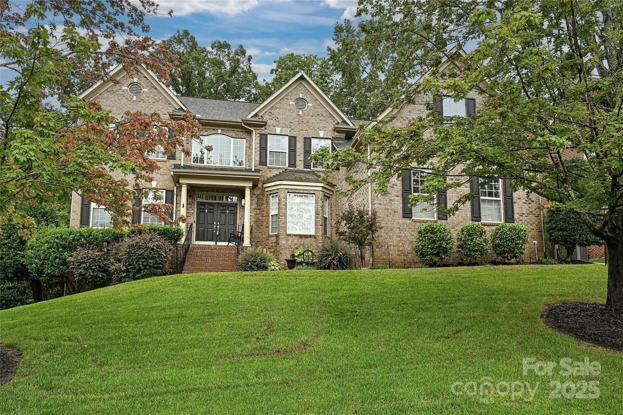 9913 Hazelview Dr., Charlotte, NC 28277