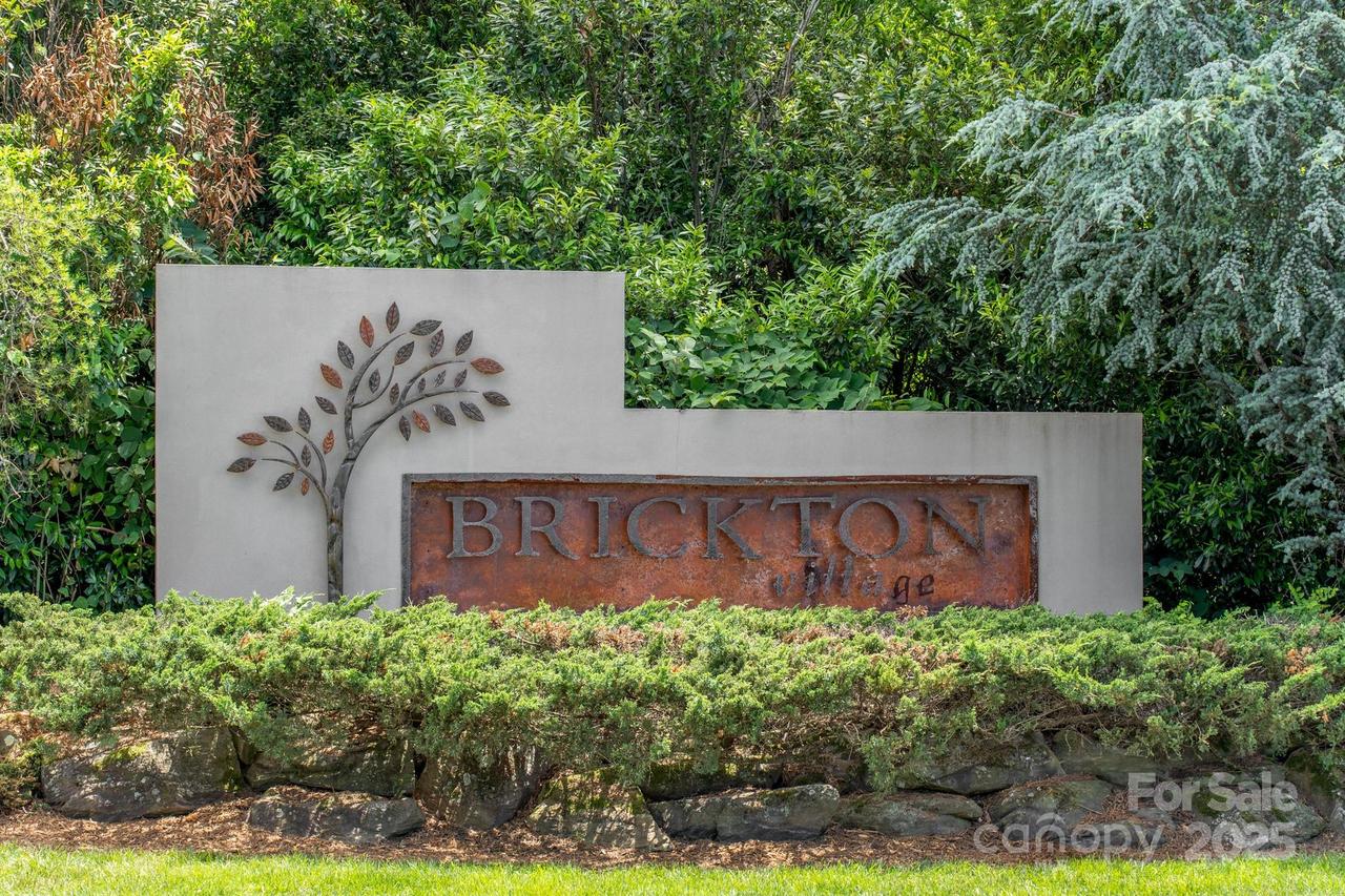 142 Brickton Village Cir. #103, Fletcher, NC 28732