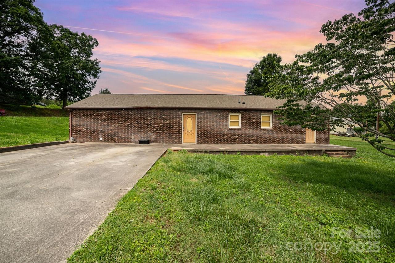 3685 Curleys Fish Camp Rd., Connelly Springs, NC 28612