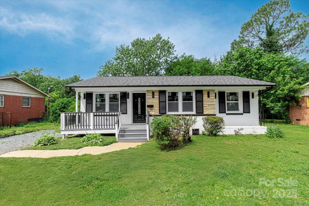 4914 Ridgeley Dr., Charlotte, NC 28208