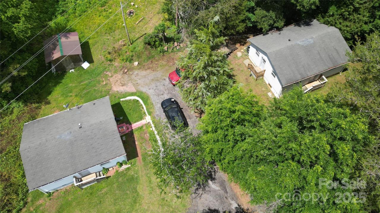 6649 Mountain Grove Rd., Hickory, NC 28602