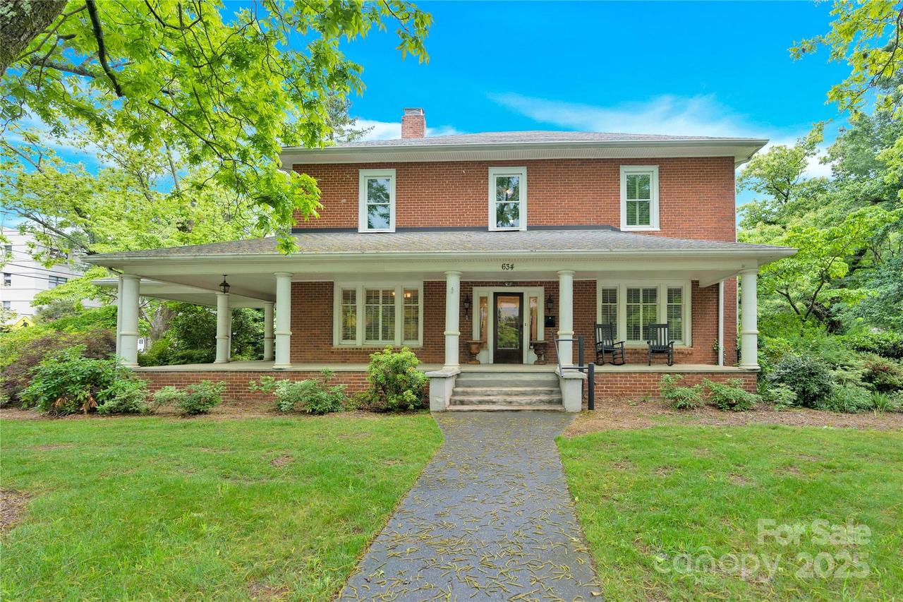 634 E Center Ave., Mooresville, NC 28115
