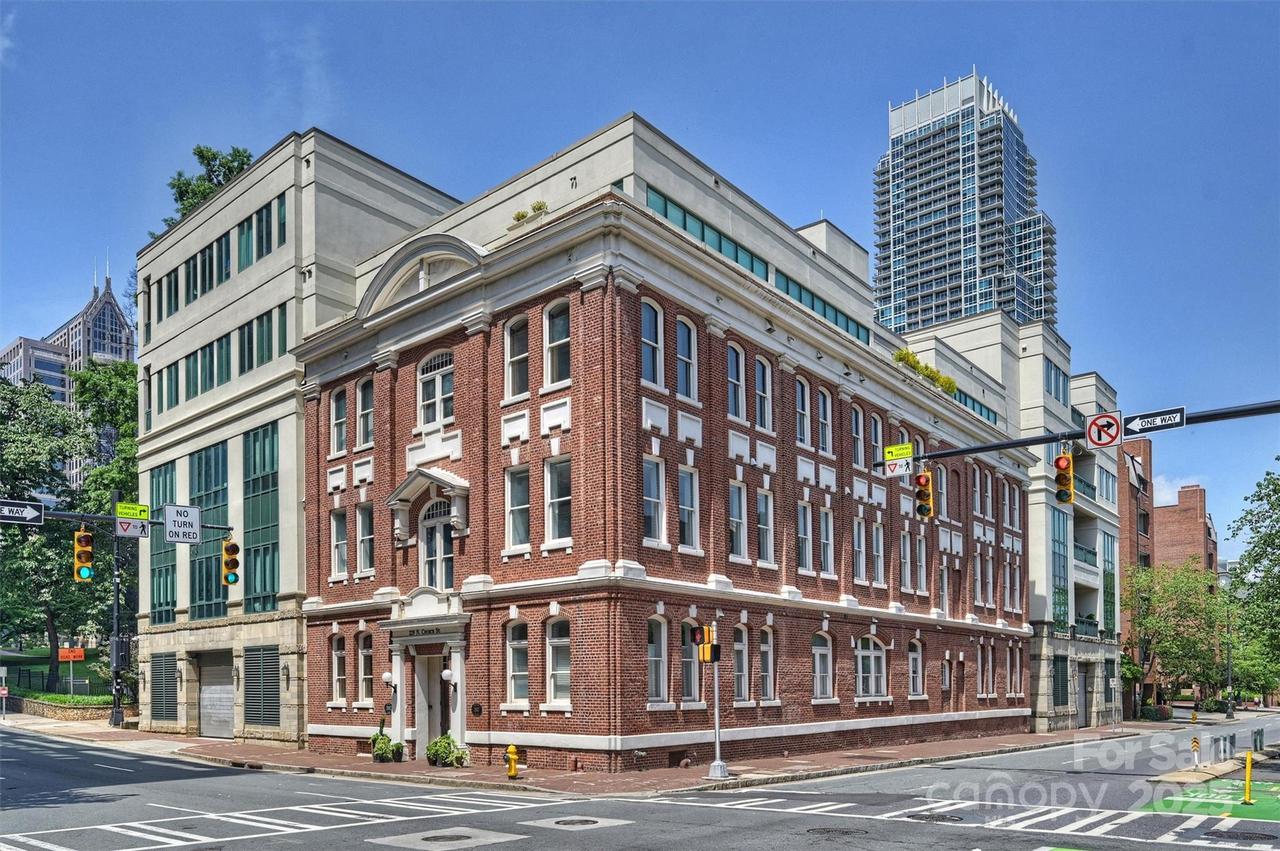 229 N Church St. #204, Charlotte, NC 28202