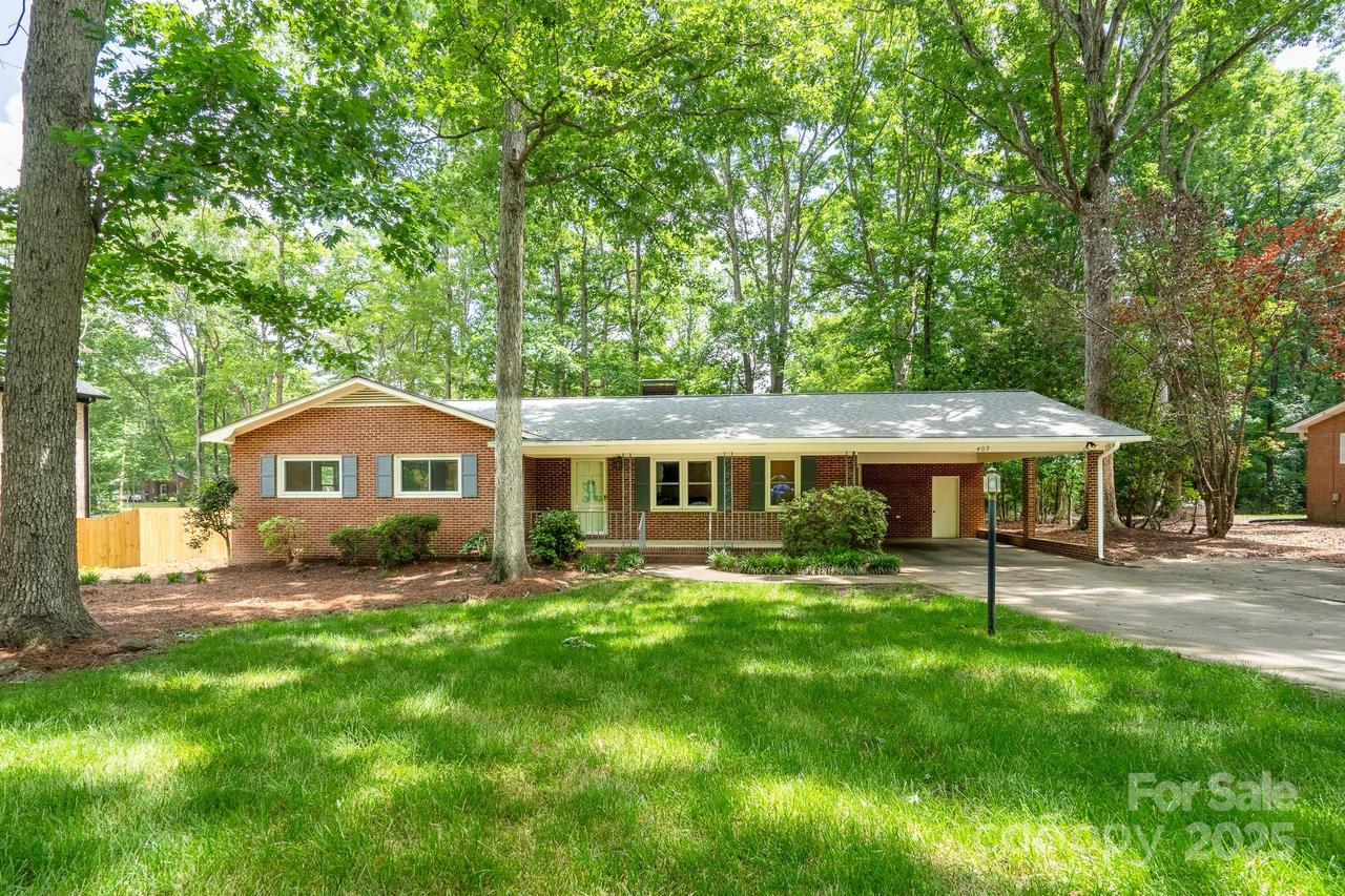 403 Cherrywood Ln., Albemarle, NC 28001