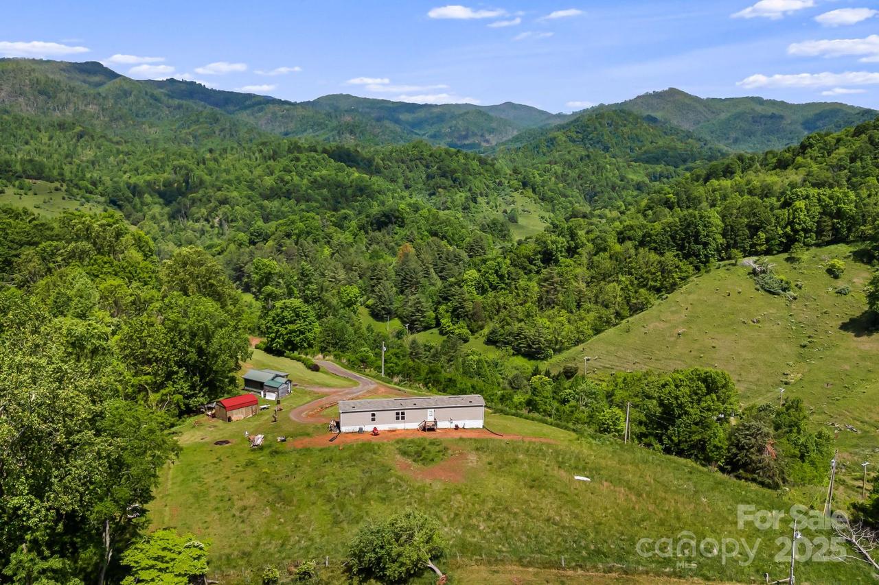 410 Fork Mountain Rd., Bakersville, NC 28705