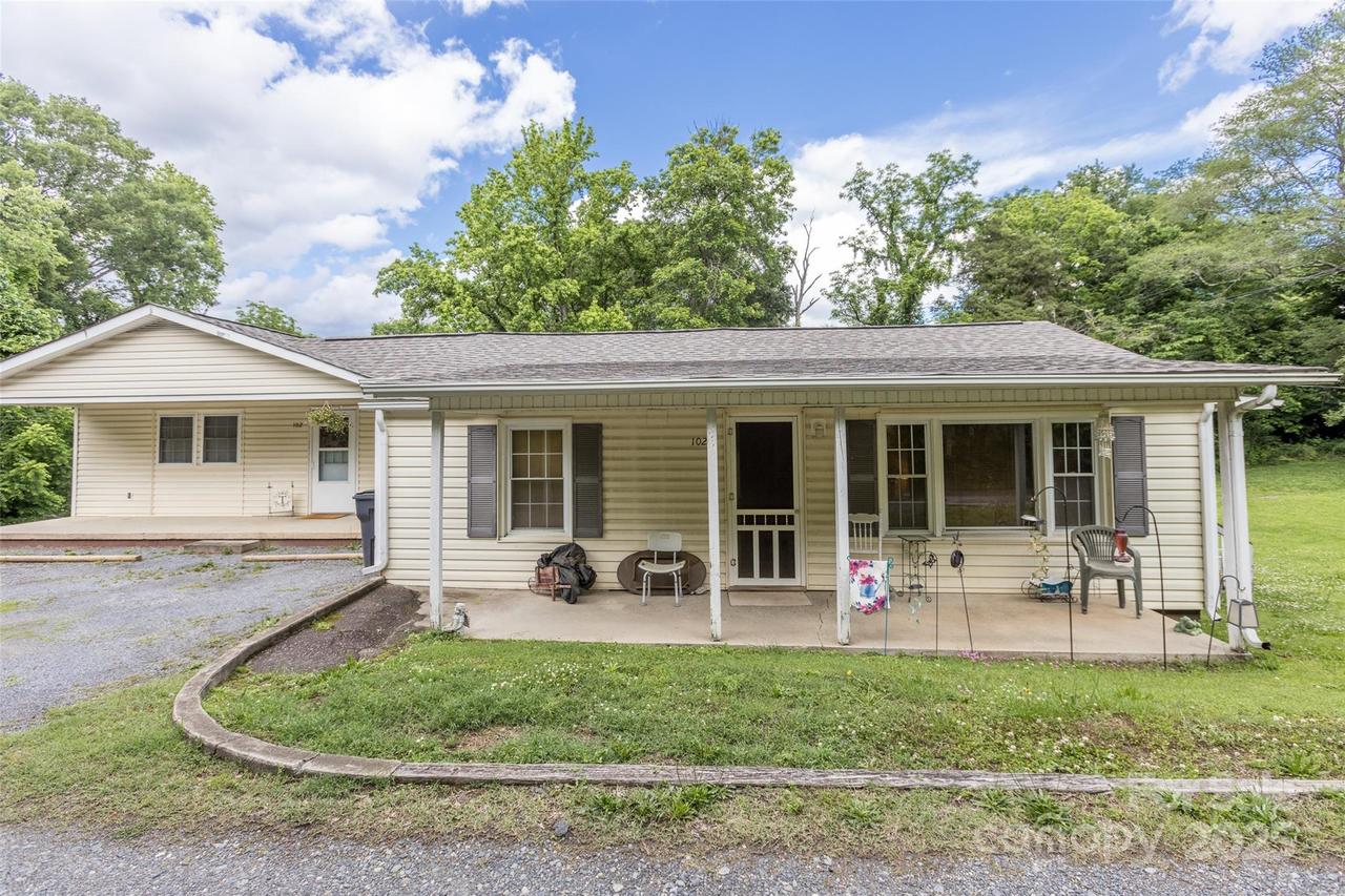 102 Lanier St., Mount Holly, NC 28120