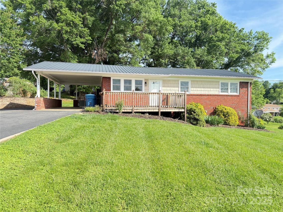 1303 Rambling Acres Cir., Lenoir, NC 28645