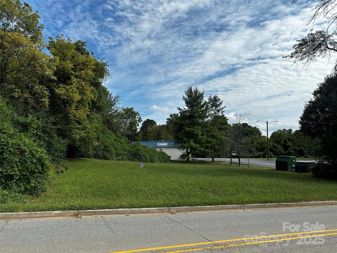144 Shiloh Rd., Asheville, NC 28803