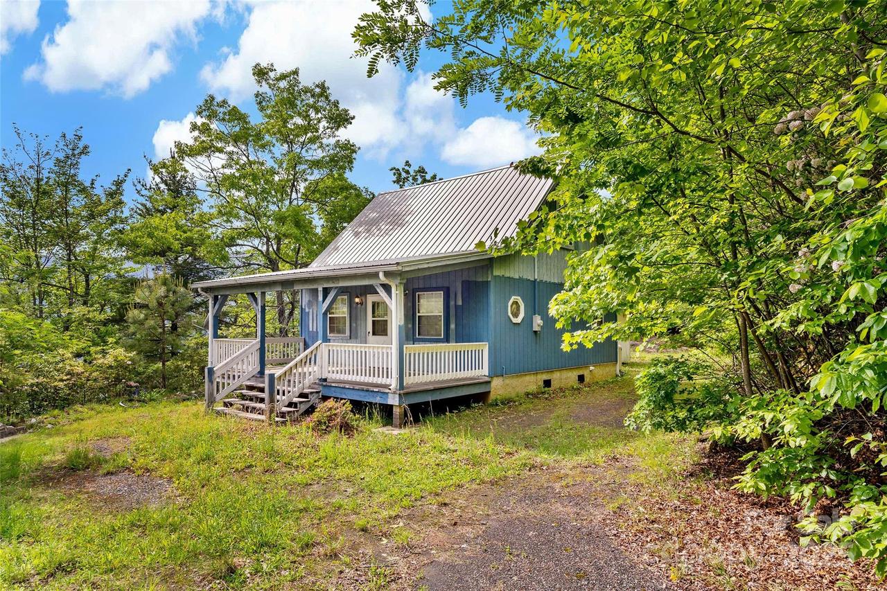 42 Parkway Dr., Marion, NC 28752
