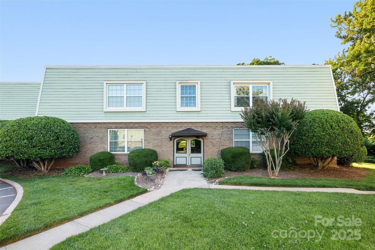 2638 Park Rd. #H, Charlotte, NC 28209