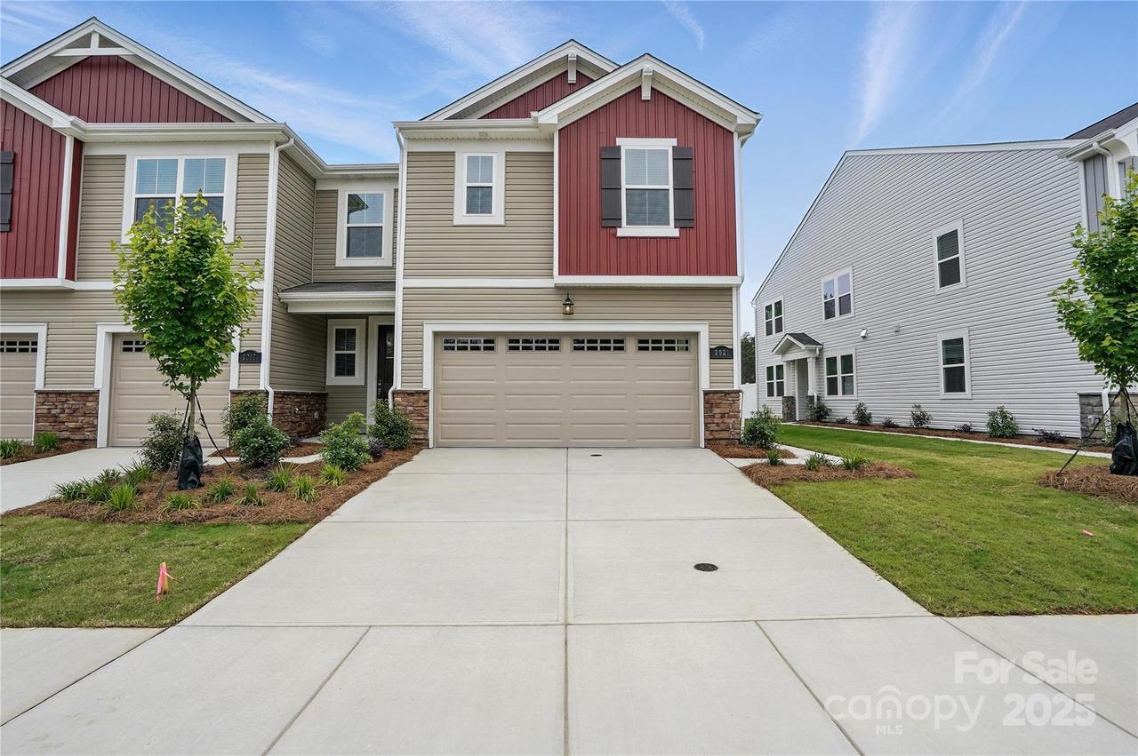 2021 Vinyasa Ln. #STS-41, Charlotte, NC 28215