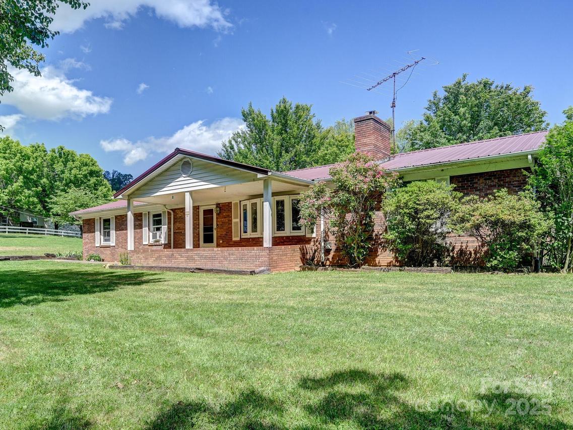 522 Bailey Mountain Rd., Mars Hill, NC 28754