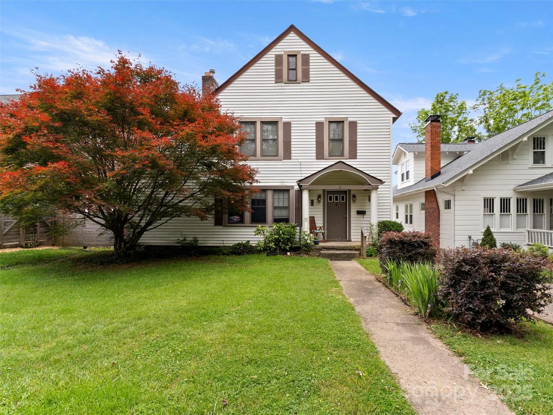 6 Woodley Ave., Asheville, NC 28804