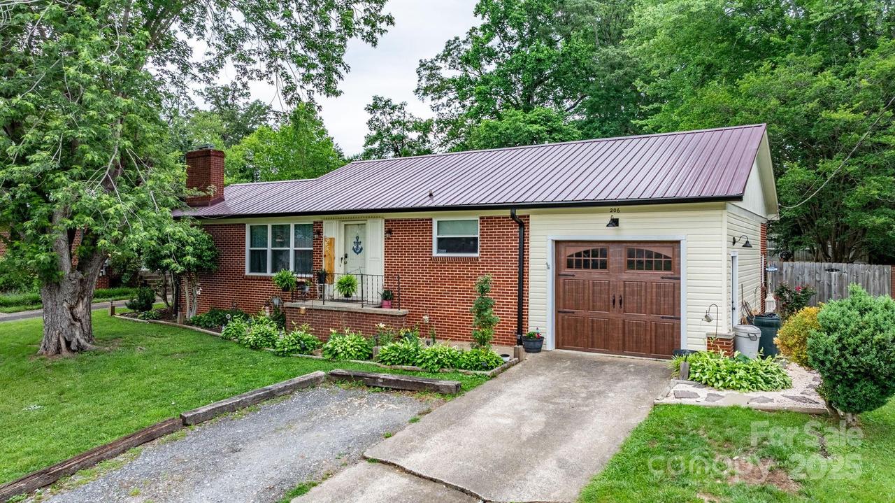 206 Park St., Morganton, NC 28655