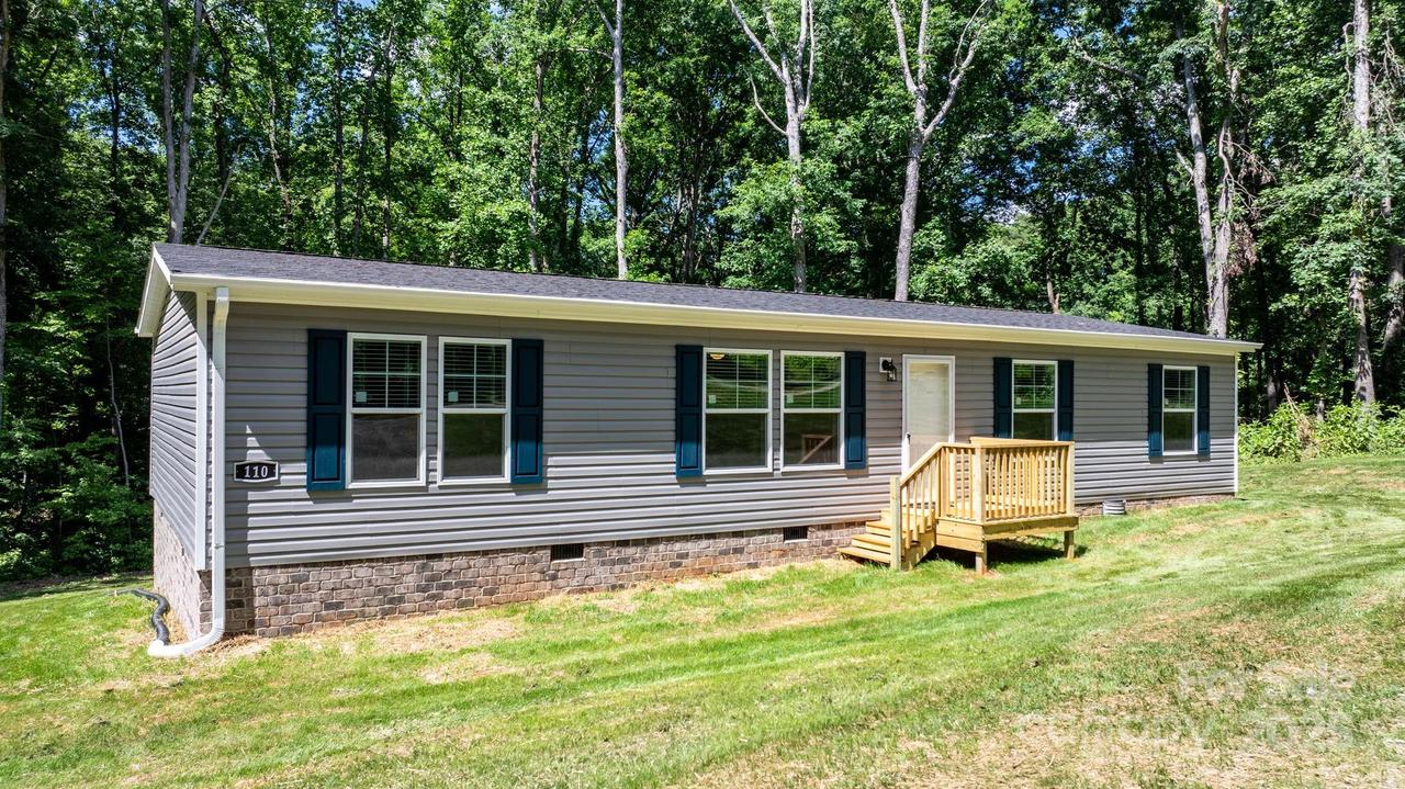 110 Lambert Ln., Statesville, NC 28677