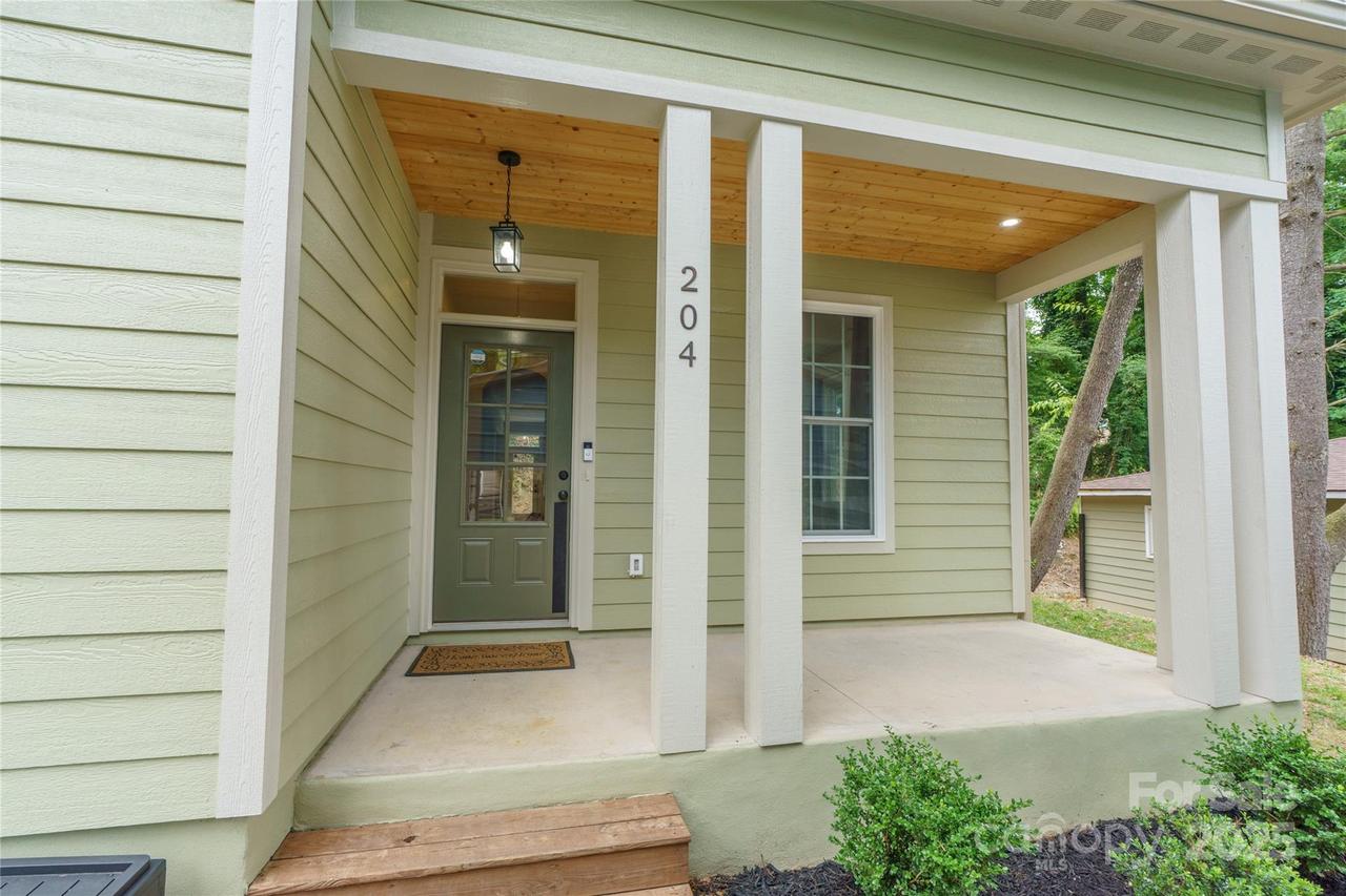 204 Maple Ave., Marion, NC 28752