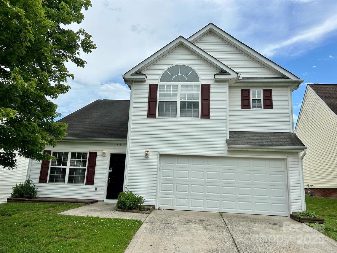 710 Woodington Ln., Charlotte, NC 28214