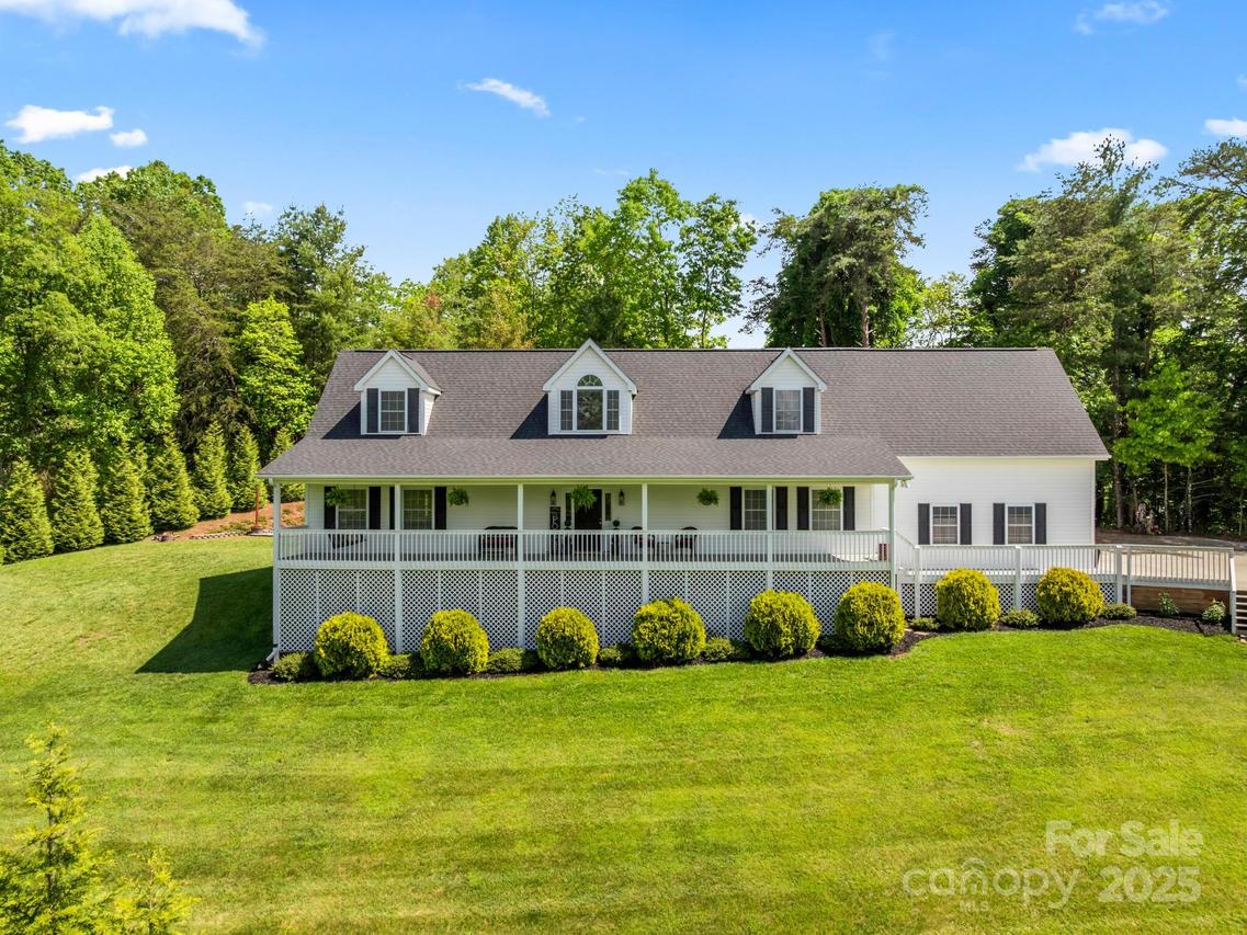 642 Bull Creek Rd., Mars Hill, NC 28754