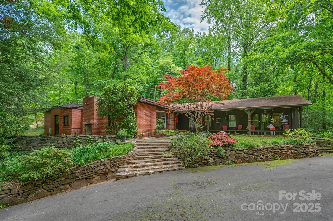 312 Page Farm Rd., Tryon, NC 28782