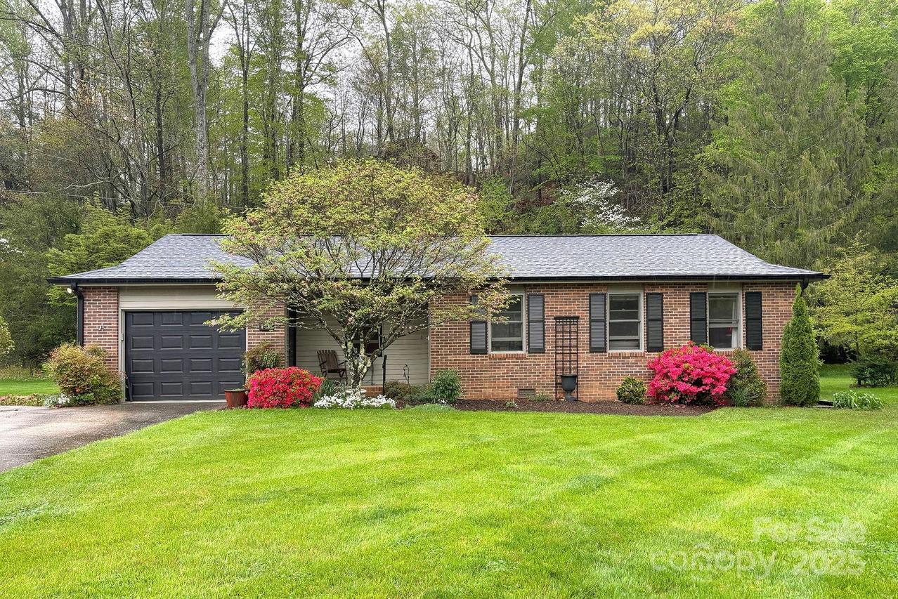 118 Resada Dr., Brevard, NC 28712