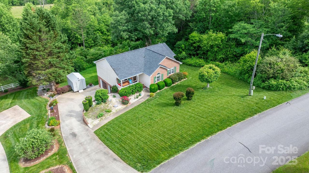 215 Taylor Cir., Granite Falls, NC 28630